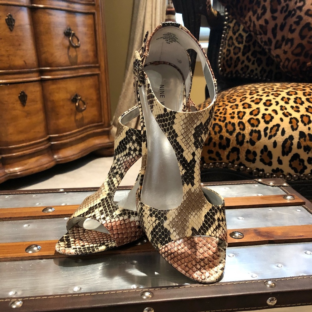 Nine West faux snake skin shoes